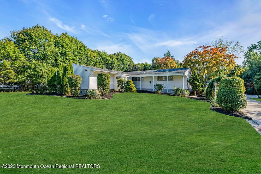 Sold: 366-368 Beecroft Place, Oakhurst, New Jersey 07755